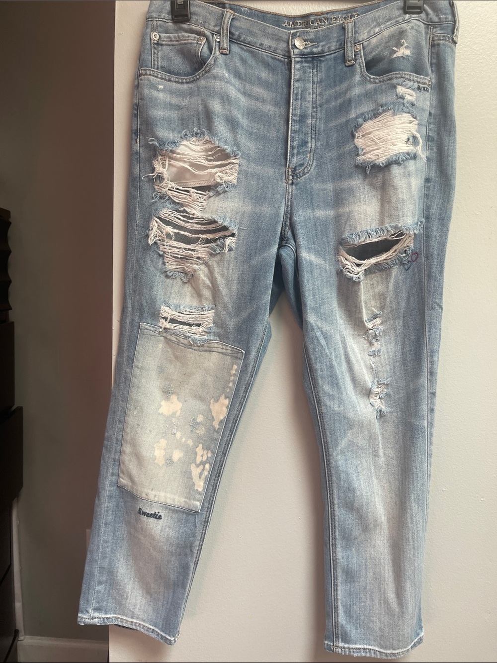 American Eagle Outfitters Light Blue Distressed Boyfriend Jeans
